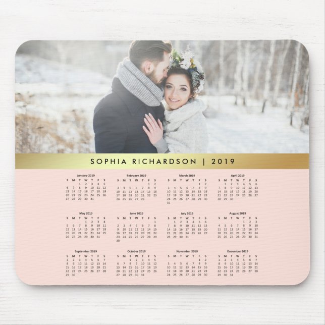 Mousepad Coram o rosa e o calendário 2019 da foto do ouro (Frente)