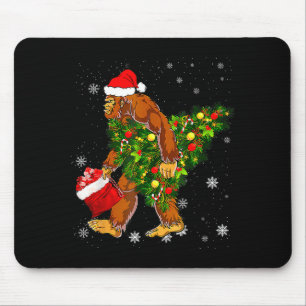 Mousepad Crente do Pé Grande Carregando Árvore de Natal Sas