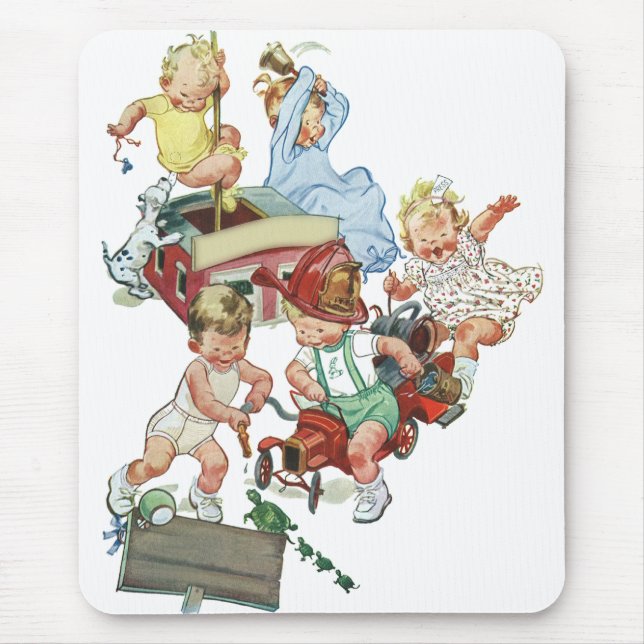 Mousepad Crianças Pequenas Antigas Brincando com Caminhões  (Frente)