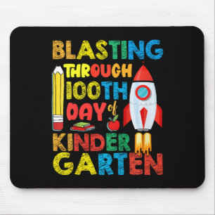 Mousepad Crianças Se Espalham Por 100º Dia Do Jardim De Inf