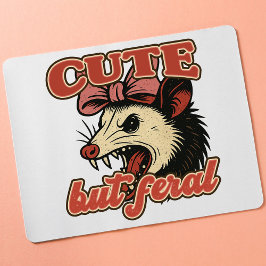 Mousepad Cuta Mas Feral Possum: Humor Sarcástico Vintage