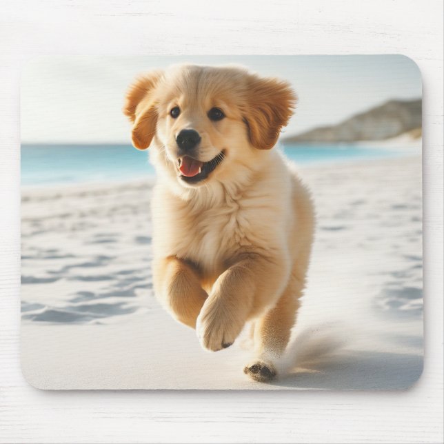 Mousepad Cute Labrador Puppy Running on Beach (Frente)
