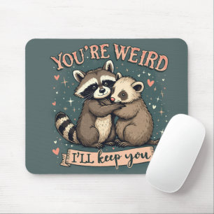 Mousepad Cute Raccoon e Ferret Hug com uma citação engraçad
