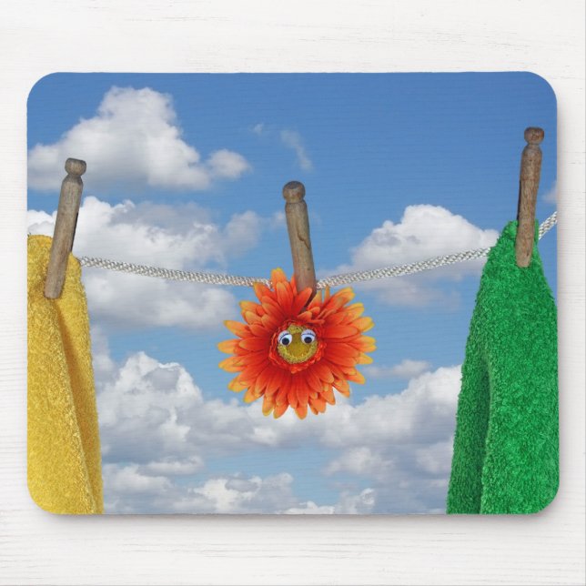 Mousepad Daisy e toalhas na linha de clothesline (Frente)
