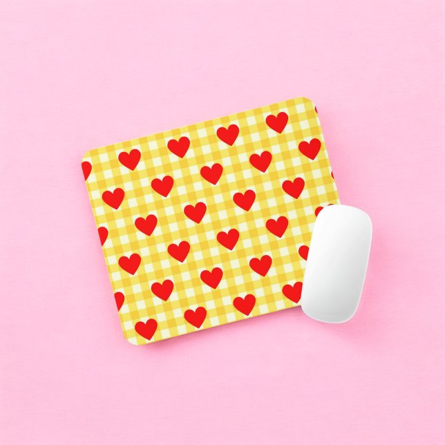Mousepad Dia de os namorados Amarelo do Coração Vermelho (Red Heart Yellow Gingham Valentine's Day Mouse Pad)