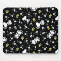 Divertimento e flores do Snoopy & Woodstock