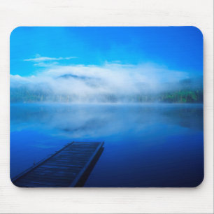 Mousepad Doca em lago calmo e enevoado, Califórnia