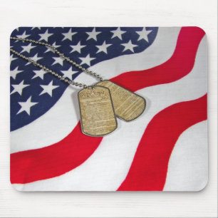 Mousepad Dog tags militares na bandeira