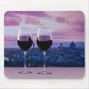 Mousepad Dois copos de vinho tinto no horizonte de Florença