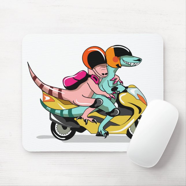 Mousepad Dois Raptores De Cartoon Andando Um Patinete De Mo (Com mouse)