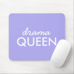 Mousepad Drama Queen | Trendy Modern Purple Girly Cote Art<br><div class="desc">"rainha do drama" simples,  na moda,  divertida e legal citação de arte mousepad em tipografia moderna minimalista em branco sobre um fundo lilás roxo que pode ser facilmente personalizado com suas próprias palavras. Esta moda,  fofa design é a declaração perfeita para si mesmo ou como presente para um amado!</div>