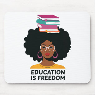 Mousepad Educação é Liberdade, professor negro ganha preto