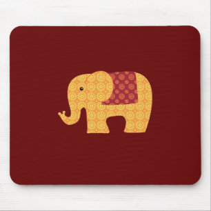 Mousepad Elefante alaranjado bonito da flor no vermelho
