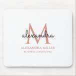 Mousepad Elegante White Blush Cor-de-rosa preto<br><div class="desc">Este simples,  elegante,  na moda pincel cor-de-rosa,  branco e preto design apresenta o seu nome personalizado,  monograma e título de negócio em tendências,  topografia na moda. Este item pode ser e um excelente presente para você,  sua família e amigos.</div>