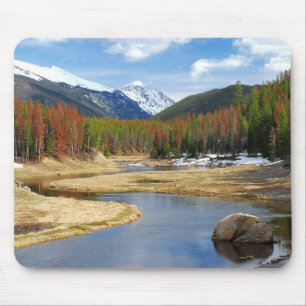 Mousepad Enrolamento o Rio Colorado com montanhas e pinhos