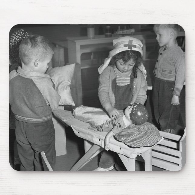 Mousepad Escola de cuidados: os anos 40 (Frente)