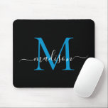 Mousepad Escrita Negra Negra Moderna, Elegante, Monograma A<br><div class="desc">Placa de Mouse Elegante de Roteiro Menino Verde Brilhante Monograma Azul Elegante</div>