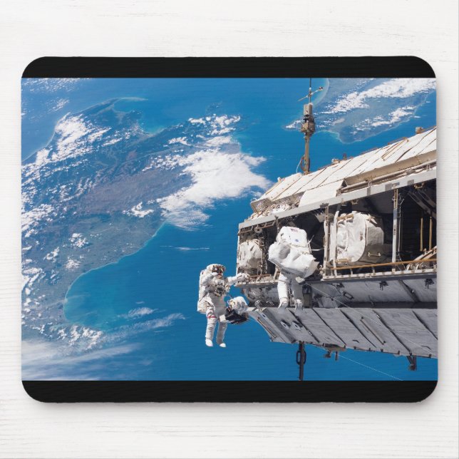 Mousepad Espaço Astronauta Caminha Acima da Terra (Frente)