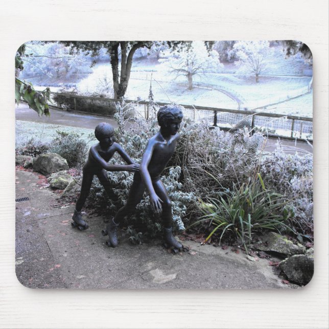 Mousepad Estátua de bronze de patinagem infantil (Frente)