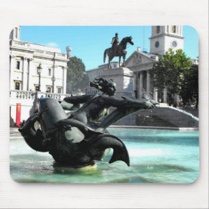 Mousepad Estátua e fonte na Praça de Tralgar