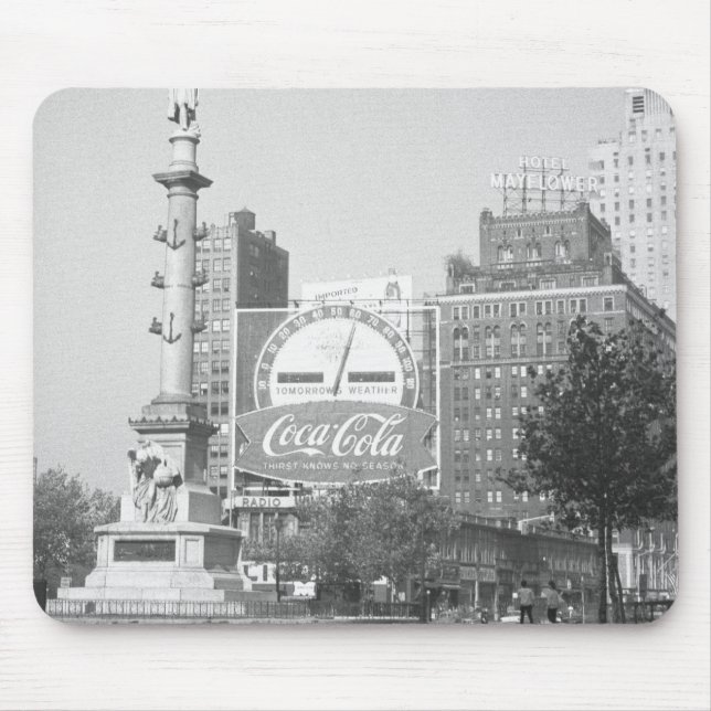 Mousepad Estátua no quadrado de cidade americano B&W (Frente)
