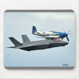 Mousepad F-35 Fighter Jet com o P-51 Mustang