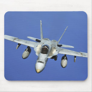 Mousepad F/A-18 Hornet participa de uma missão