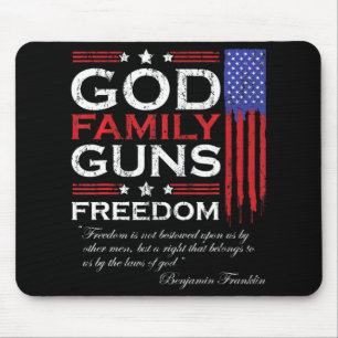 MOUSEPAD FAMÍLIA DEUS ARMAS E LIBERDADE CRISTÃO MAGA TRUMP