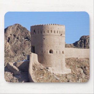 Mousepad Feche uma torre de relógio em Muscat, Muscat,