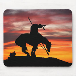 Mousepad Fim da silhueta de trilha com o mouse sunset