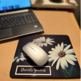 Mousepad Flores de Jardim Branco Adoráveis Vivem Rindo de A