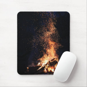 Mousepad Fogo à noite no campo