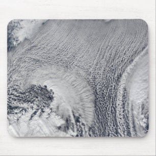 Mousepad Formações incomuns da nuvem sobre o mar de Baren