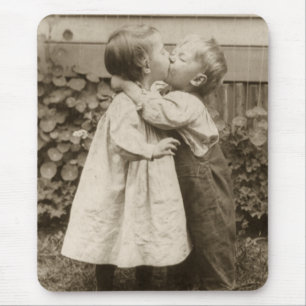 Mousepad Foto do amor do vintage das crianças que beijam e