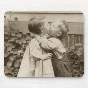 Mousepad Foto do amor do vintage das crianças que beijam e