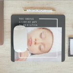 Mousepad Foto do bebê moderno e bonito | Cota de Beleza<br><div class="desc">Capture a essência da inocência e beleza com nossa coleção de fotos de bebê moderna e adorável no Zazzle! Encham os momentos preciosos com estas imagens encantadoras que celebram a pureza e a alegria da infância. Cada item é cuidadosamente projetado para mostrar a beleza da inocência, nos lembrando da beleza...</div>