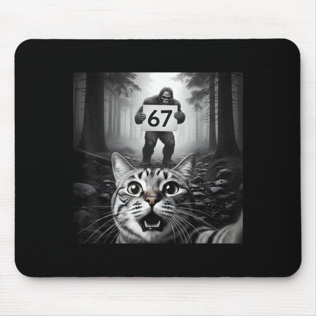 Mousepad Foto Engraçada de Gato com Bigfoot 67 Meme Me (Frente)