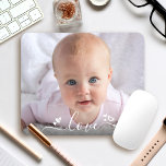 Mousepad Foto personalizada Cortes de Script de Amor Modern<br><div class="desc">"Amor." Uma imagem divertida e divertida da escrita branca e dos corações bonitos e brincalhões contra a foto da sua escolha ajuda a manter o amor no seu coração durante toda a semana. Espalhe felicidade e alegria sempre que você usa este na moda e o moderno e personalizado mouse pad....</div>