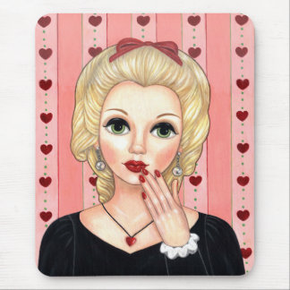 Mousepad Garota do Colar do Coração Cabeça Loura Vase Lábio
