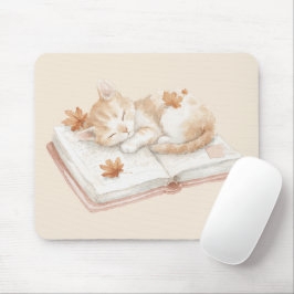 Mousepad Gato Dormindo sobre um Livro