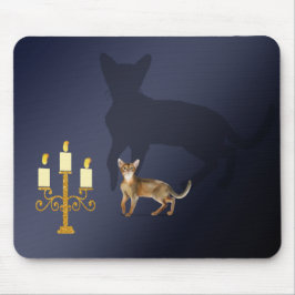 Mousepad Gato Pequeno com um Grande Bloco de Sombra