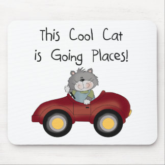 Mousepad Gatos indo para lugares de carro vermelho camiseta