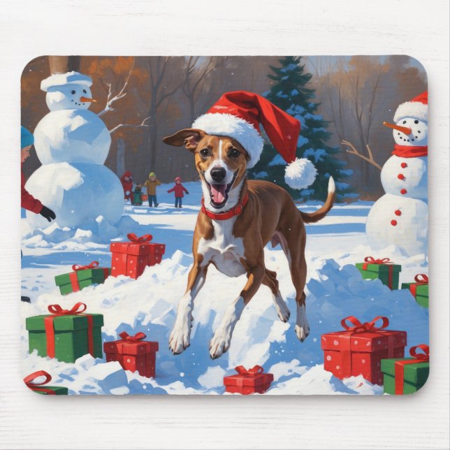 Mousepad Greyhound correndo em neve com chapéu de Natal (Frente)