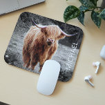 Mousepad Highland Cow Scotland Nome personalizado<br><div class="desc">Este design foi criado através da arte digital. Pode ser personalizado clicando no botão personalizar e adicionando um nome, iniciais ou palavras favoritas. Entre em contato comigo em colorflowcreations@gmail.com se você quiser usar este design em outro produto. Veja mais das minhas criações ou siga-me em www.facebook.com/colorflowcreations, www.instagram.com/colorflowcreations, www.twitter.com/colorflowart e www.pinterest.com/colorflowcreations....</div>