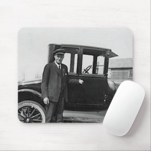 Mousepad Homem Americano e Seu Carro Antigo