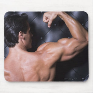 Mousepad Homem muscular flexionando