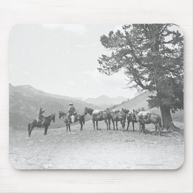 Mousepad Homens com os packhorses que olham sobre um monte (Frente)