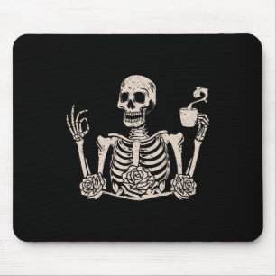 Mousepad Homens do Dia das Bruxas Engraçados Bebendo de Ske