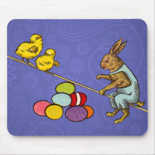 Mousepad Ilustração do coelho de Páscoa chocando ovos
