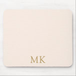 Mousepad Iniciais de Monograma Dourado, Rosa-Rosa Personali<br><div class="desc">Boas Iniciais de Monograma Dourado Cor-de-rosa Blush, , personalizadas. Belo design com mel antigo rico e dourado de mel colorido duplo texto monográfico inicial em rosa pálido e branco. Personalize com seu próprio texto. Acessório bonito, excelente para uso em sua escola, casa ou escritório. Convidamo-lo a visitar a nossa loja,...</div>
